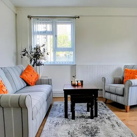 Comfortable Near Center * Leeds (West Yorkshire)