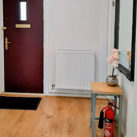 Comfortable Near Center Apartment