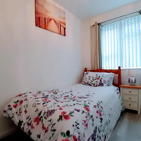 Comfortable Near Center Leeds (West Yorkshire)